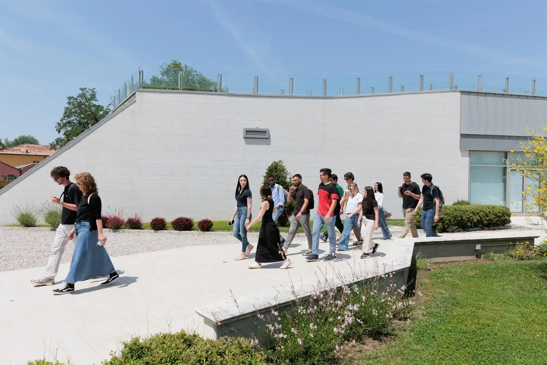 Gruppo di studenti durante una giornata formativa nel campus IASA